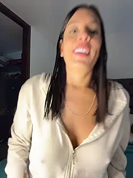 Snapshot of kamivolkano chatting on 10-28-25, 04:20 kamivolkano online show from 10-28-25, 04:20