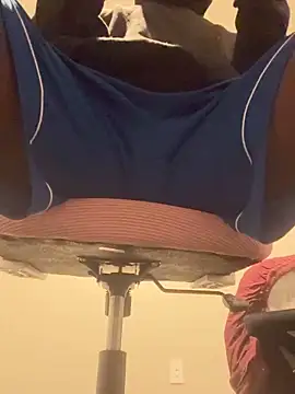 Snapshot of blue5455 chatting on 01-21-25, 01:22 blue5455 online show from 01-21-25, 01:22