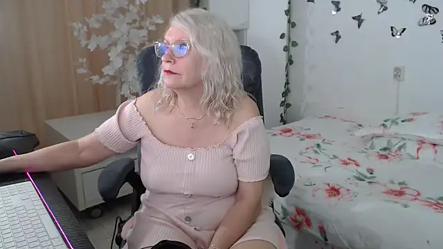 Snapshot of Ghertrude52 chatting on 05-15-26, 04:19 Ghertrude52 online show from 05-15-26, 04:19