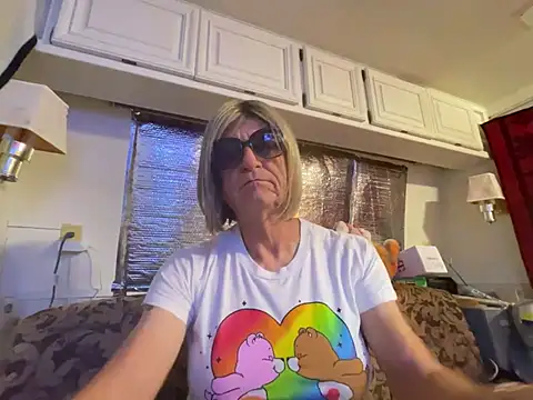 MichaelaGurl online show from 12-07-24, 07:49