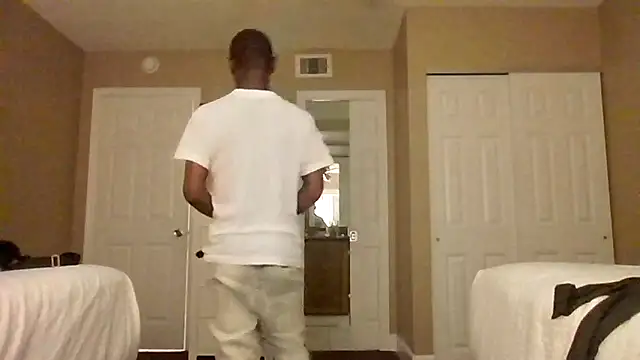 MrRuddeebony online show from 04-26-26, 09:29