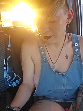 Snapshot of PinkTheHawk chatting on 01-10-25, 07:25 PinkTheHawk online show from 01-10-25, 07:25