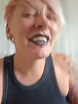 Snapshot of PinkTheHawk chatting on 01-22-25, 10:26 PinkTheHawk online show from 01-22-25, 10:26