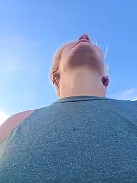 Snapshot of PinkTheHawk chatting on 03-14-25, 05:59 PinkTheHawk online show from 03-14-25, 05:59