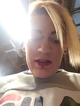 Snapshot of PinkTheHawk chatting on 10-09-25, 03:04 PinkTheHawk online show from 10-09-25, 03:04