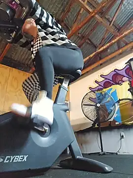 Snapshot of PinkTheHawk chatting on 10-18-25, 12:57 PinkTheHawk online show from 10-18-25, 12:57