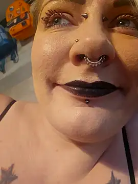 PinkTheHawk online show from 02-07-26, 11:52