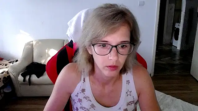 SexxyLety online show from 09-10-25, 06:02