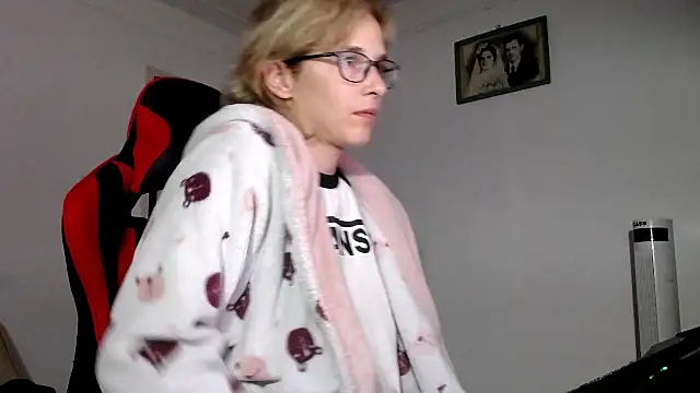 SexxyLety online show from 09-24-25, 07:50