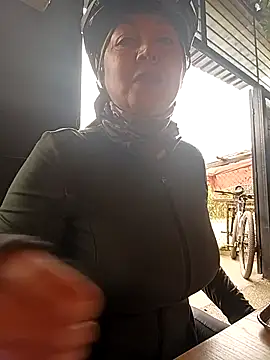 emma tour online show from 10-03-25, 02:36