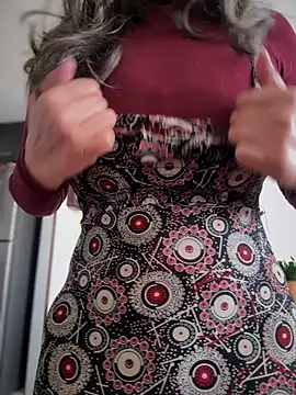 Snapshot of emma_tour chatting on 01-09-26, 02:20 emma tour online show from 01-09-26, 02:20