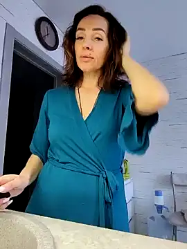 EvaXOAir online show from 12-17-24, 04:34