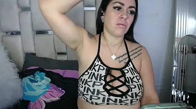 chelaqueen  online show from 01-30-25, 09:36