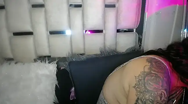 chelaqueen  online show from 03-01-25, 01:00