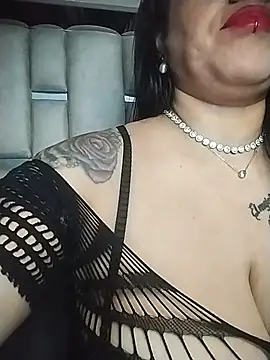 chelaqueen  online show from 06-11-26, 03:15