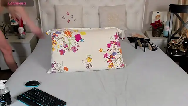 EvelinaX online show from 12-22-24, 08:25