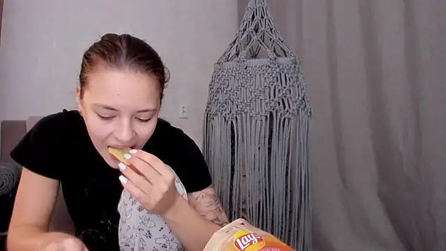 why again me online show from 03-06-25, 04:17