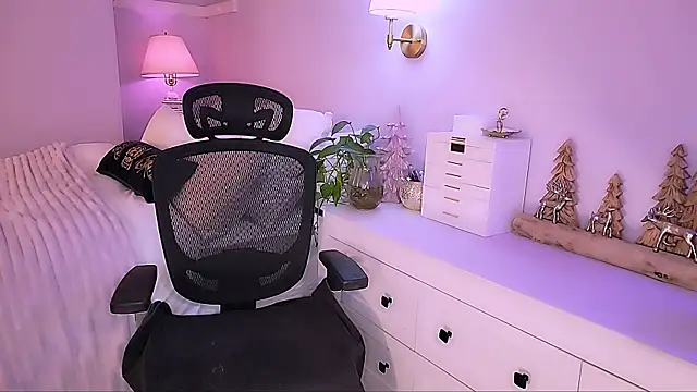 Snapshot of Wonderful_Woman chatting on 05-03-26, 02:50 Wonderful Woman online show from 05-03-26, 02:50