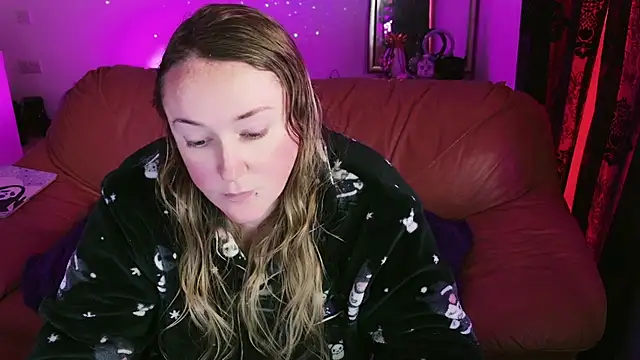 kisicaxx online show from 01-16-25, 02:30