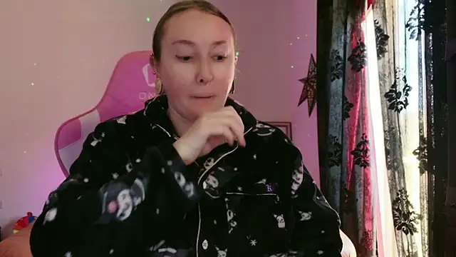 kisicaxx online show from 02-06-25, 11:43