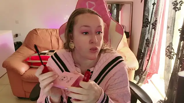 kisicaxx online show from 02-11-25, 10:04