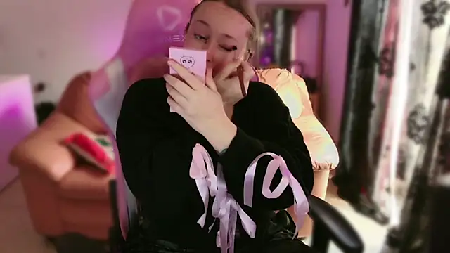 kisicaxx online show from 02-13-25, 10:02