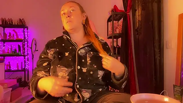 kisicaxx online show from 11-24-25, 06:29