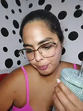 Snapshot of missmelissa_ chatting on 04-11-26, 03:33 missmelissa online show from 04-11-26, 03:33