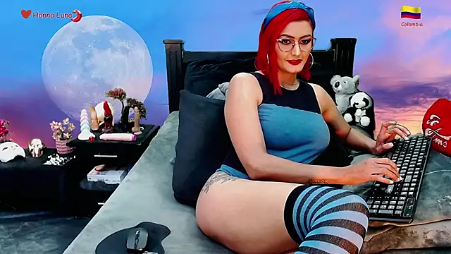 Snapshot of Hanna_Luna chatting on 12-20-25, 07:48 Hanna Luna online show from 12-20-25, 07:48