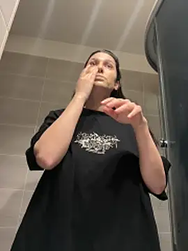 IrisBlues online show from 12-21-25, 04:58