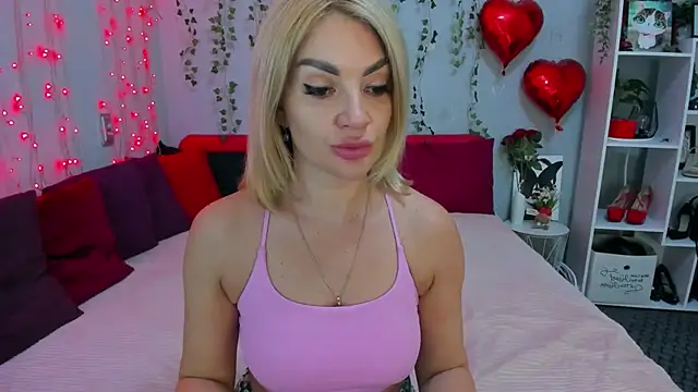 LunaBellucci online show from 04-28-26, 08:41