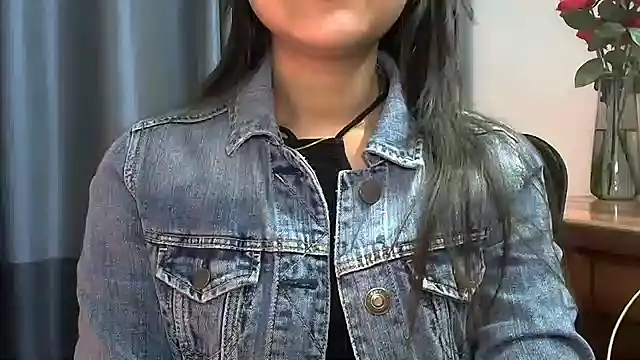 Snapshot of selen_5 chatting on 01-15-25, 06:51 selen 5 online show from 01-15-25, 06:51