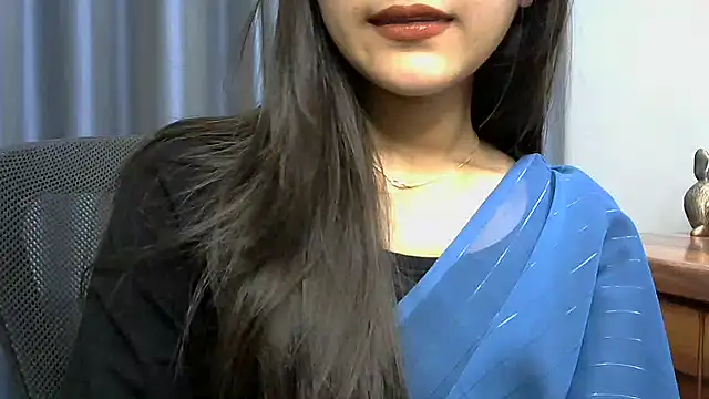 Snapshot of selen_5 chatting on 02-17-25, 06:59 selen 5 online show from 02-17-25, 06:59