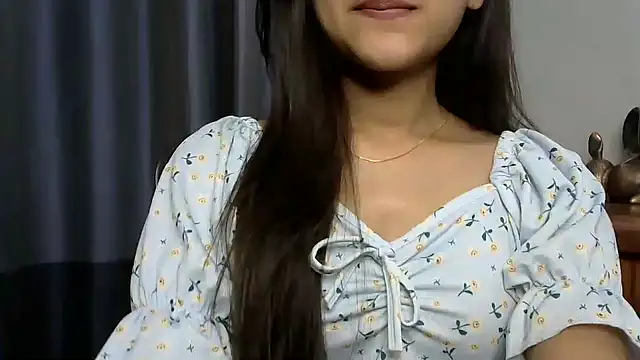 Snapshot of selen_5 chatting on 03-09-25, 06:11 selen 5 online show from 03-09-25, 06:11