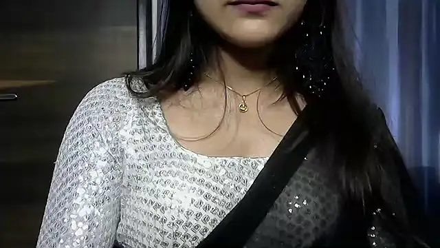 Snapshot of selen_5 chatting on 09-19-25, 06:30 selen 5 online show from 09-19-25, 06:30