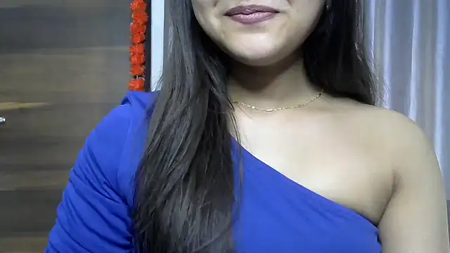 Snapshot of selen_5 chatting on 10-17-25, 06:43 selen 5 online show from 10-17-25, 06:43