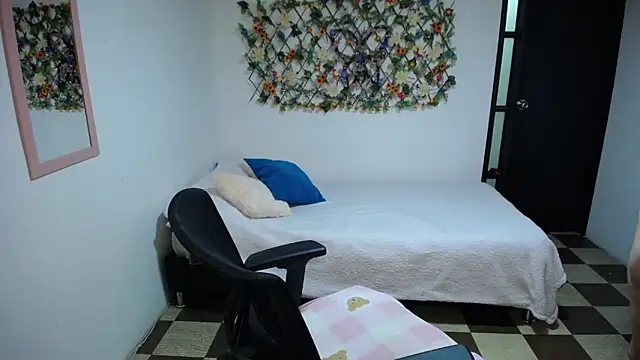 Snapshot of Sofi_5249_ chatting on 02-09-25, 12:28 Sofi 5249  online show from 02-09-25, 12:28