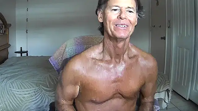Snapshot of nakeedcowboi65 chatting on 05-05-26, 12:46 nakeedcowboi65 online show from 05-05-26, 12:46