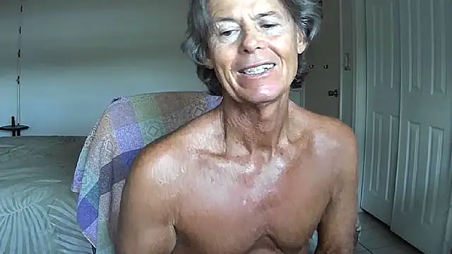 Snapshot of nakeedcowboi65 chatting on 06-02-26, 11:45 nakeedcowboi65 online show from 06-02-26, 11:45