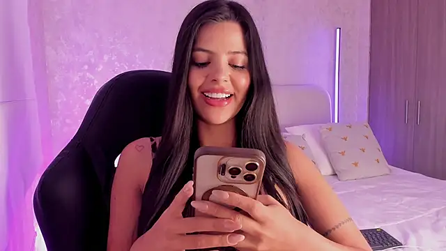 Snapshot of salome__11 chatting on 02-13-25, 04:11 salome 11 online show from 02-13-25, 04:11