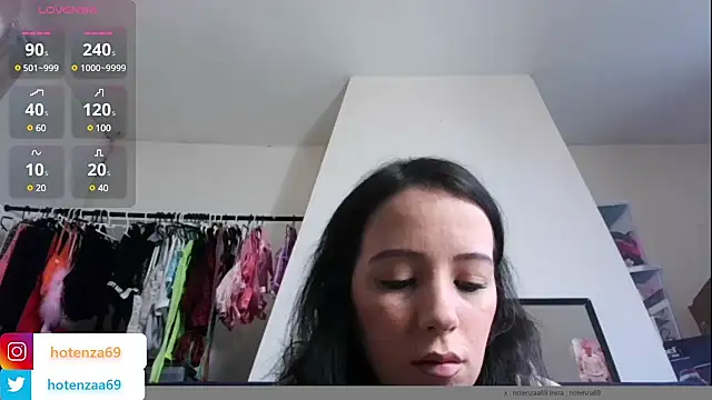 Snapshot of Hotenza69 chatting on 02-06-25, 10:48 Hotenza69 online show from 02-06-25, 10:48