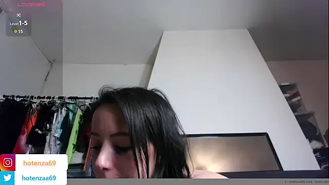 Snapshot of Hotenza69 chatting on 03-03-25, 09:37 Hotenza69 online show from 03-03-25, 09:37