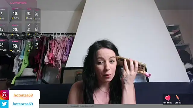 Snapshot of Hotenza69 chatting on 03-15-25, 09:16 Hotenza69 online show from 03-15-25, 09:16