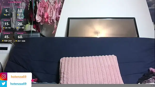 Snapshot of Hotenza69 chatting on 03-17-25, 09:23 Hotenza69 online show from 03-17-25, 09:23
