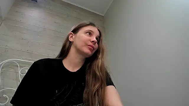 Snapshot of JuliaBusty chatting on 03-04-25, 03:15 JuliaBusty online show from 03-04-25, 03:15