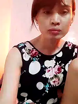 QueenSoreal online show from 02-05-25, 10:12