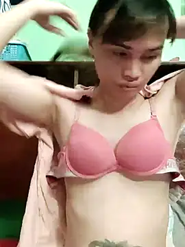 QueenSoreal online show from 04-01-26, 05:21