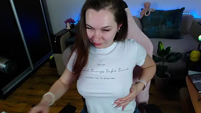 Snapshot of LizaSexy20 chatting on 03-22-25, 09:21 LizaSexy20 online show from 03-22-25, 09:21