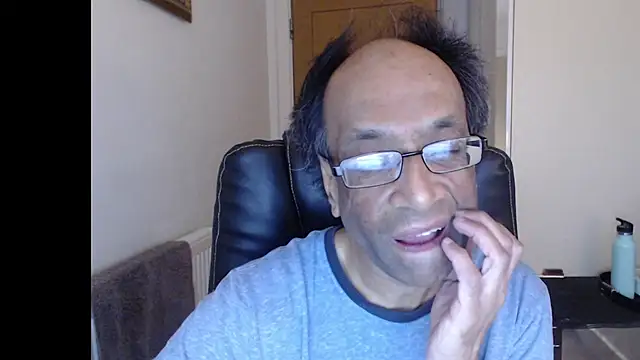 rauncher1 online show from 04-06-26, 07:53