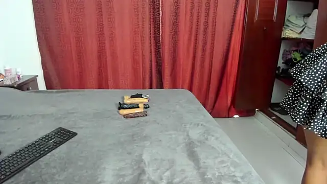 LUISSA  online show from 11-30-25, 11:25